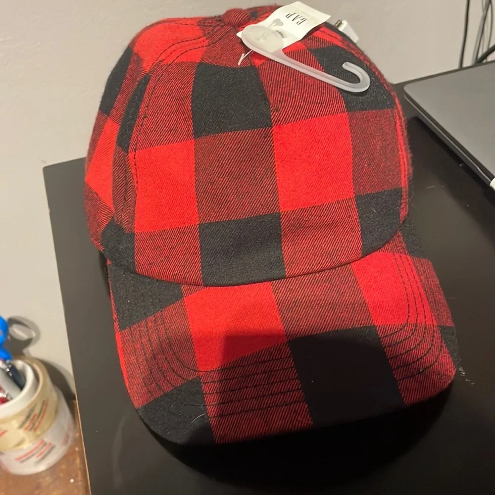 gap hat - Picture 1 of 2